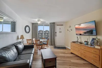 Image de 6201 Ocean Ave, Unit 308 - The Nassau Inn
