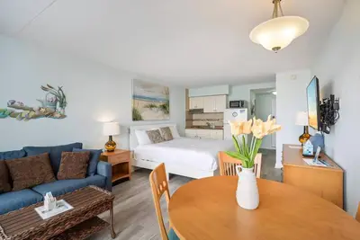 Image de 6201 Ocean Ave, Unit 214 - The Nassau Inn