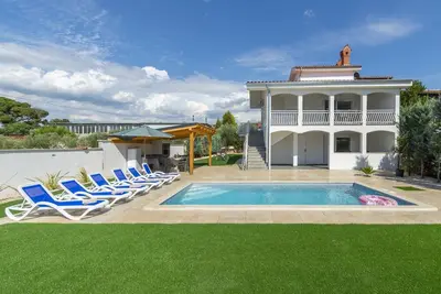 Image de Villa relaxante près de Porec avec piscine