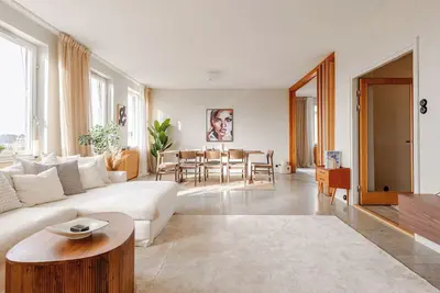Image de 180 Sqm 5br Apartment with Stunning View in Östermalm