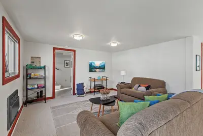 Image de This houseboat is a 3 bedroom(s), 2 bathrooms, located in Bayview, Id.