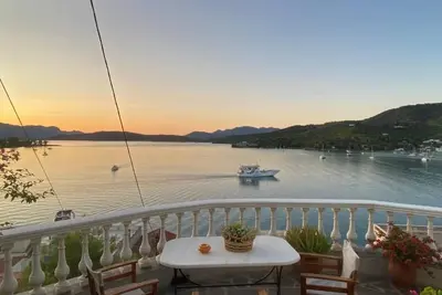 Image de In the heart of Poros, stunning panoramic views, privacy and serenity.