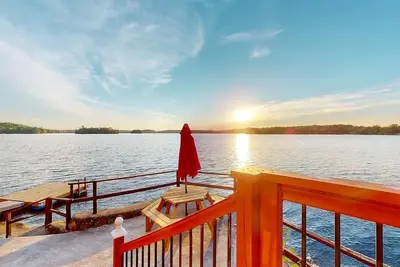 Image de Cozy Lakefront Cottage