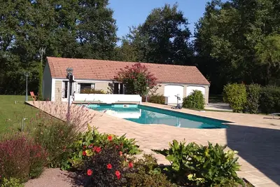 Image de Logements climatisés avec piscine chauffée à 20 minutes du circuit du Mans