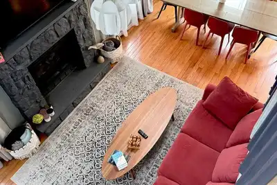 Image de Charming 3-bedroom chalet with, Hot tub, Game room, Fireplace, near Jim Thorpe.