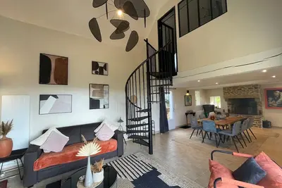Image de Stunning views overlooking the bay of Mont St Michel. Pet friendly. Sleeps 4-6