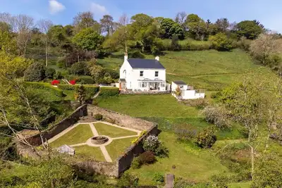 Image de 18th-Century Farmhouse with Countryside Views