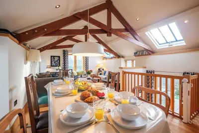 Image de Stylish Barn Conversion near Beach & Dartmouth