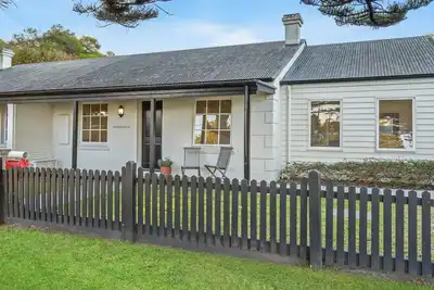 Image de Brambledale - an enchanting holiday rental nestled in the heart of Port Fairy.