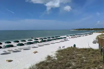 Image de Charming 3-bedroom condo in exclusive Pelican Landing with private island access