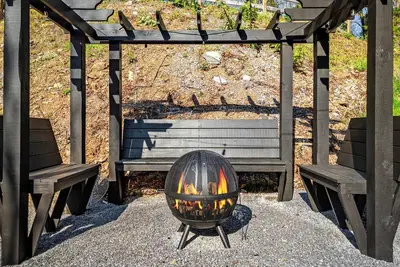 Image de Modern 2-bedroom cabin With Gameroom, Movie Theater, Hot tub close to Gatlinburg