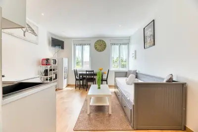 Image de Rollin, appartement 3 personnes avec Netflix au calme!