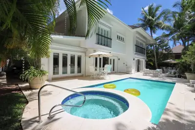 Enjoy an exclusive stay in this elegant villa in Casa de Campo.