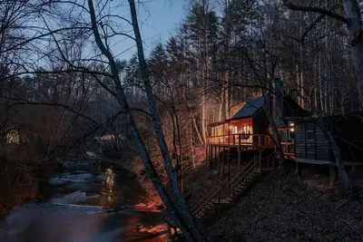 Image de Hygge Hollow Cabin on Fightingtown Creek