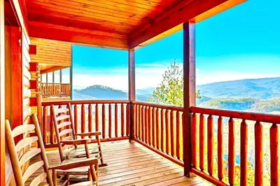 Image de Majestic Smoky Mountain Cabin, Epic Views, Heated Pool, Pigeon Forge & Dollywood