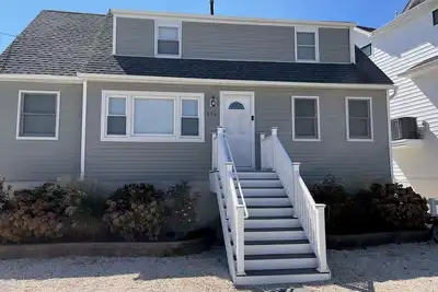 Image de 4-bedroom Waterfront house in Beach Haven West with WiFi, Ac. Wash/ Dryer incl.