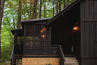 Image de The Goodday Getaway - cozy modern mountain cabin
