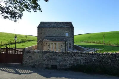 Image de Private Luxury Barn Stay with Hot Tub and Outdoor Entertainment, Yorkshire Dales