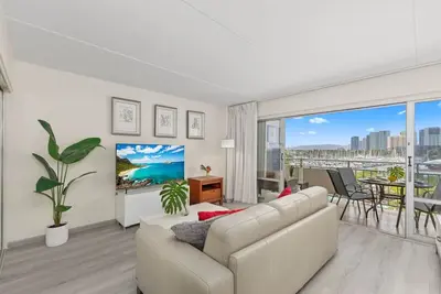 Image de Panoramic Views | Balcony w/ Full Building Access