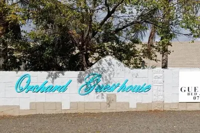 9-bedroom bed & breakfast in fabulous Bloemfontein with WiFi, Ac