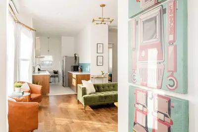 Image de MidCentury Dream 2br  - 95 WalkScore