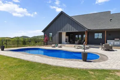 Image de Oconee Belle w/ Pool and Mountain View+ sleeps 10