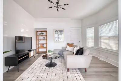 Image de The 2br Soul Lounge - 91 WalkScore