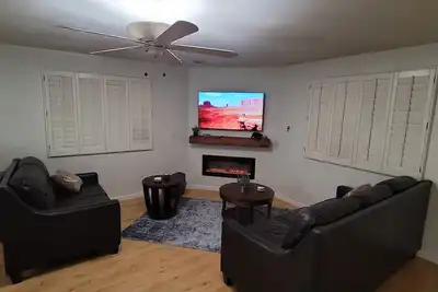 Image de Munds Park Escape in Arizona - charming woodsy 4-bedroom house with WiFi