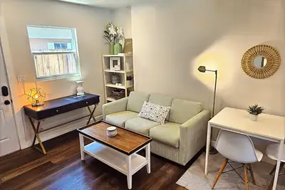 Image de Charming 1-bedroom Pool apartment in delightful St. Petersburg, best location