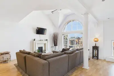 Image de City View | Sleeps 8 | Contractors | Long stays