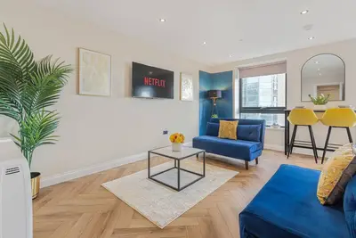 Image de Brighton Central Crown - Rose Platinum Properties