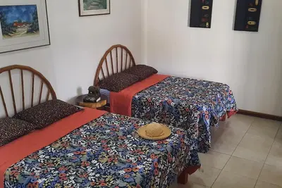 Image de Keep it simple at this peaceful and centrally-located, 2 blocks from the beach