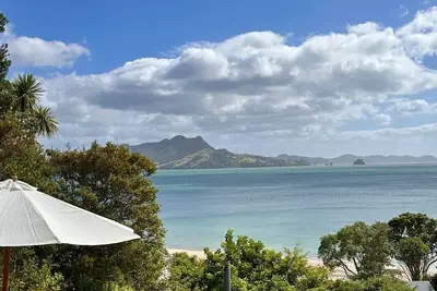 Image de When Views and Location Matter, Beautiful Beach retreat with everything you love
