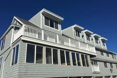 Image de Beachfront Getaway Across from Long Sands Beach