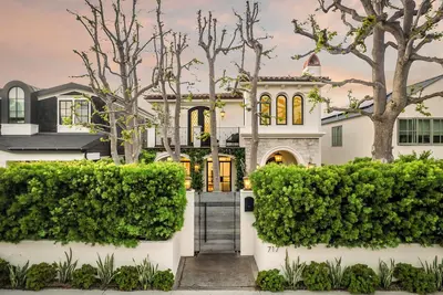 Image de 4bed/6bath Santa Barbara coastal Estate in Manhattan Beach
