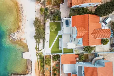 Image de Luxury beachfront Villa Nova Lux