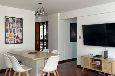 Image de Fabulous 3-bedroom apartment with Free WiFi in the heart of Miraflores