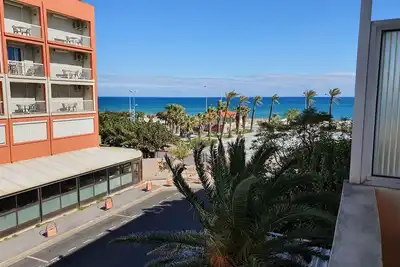 Image de T2 à 60 mètres de la Plage avec vue sur mer et parking privé