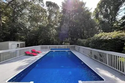 Image de Peaceful 3 Br with a pool near the beach!