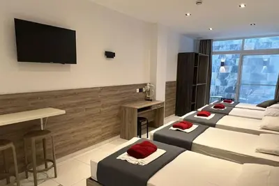 Purple 9: Studio Apartment in St. Julian's (Lower Ground)