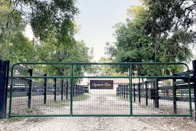 Image de 3-bedroom Farmhouse in Ocala with WiFi, Ac, Fire Pit on Treed, Grassy Acreage