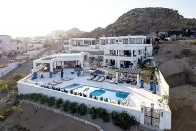 Image de Suites, Beach Club Access, Ocean View, Private Pool Villa