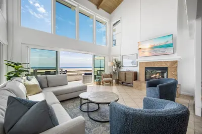 Image de Spacious Oceanfront Home Near Newport Pier