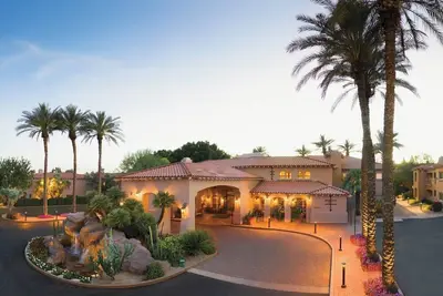 Image de Family-friendly resort, close to Tpc Golf Course, Sonoran Desert backdrop.