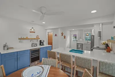 Image de Starfish Cottage: 3br, Beach Pass, Fire Pit & Deck – close to local beaches