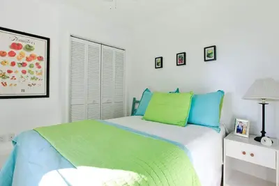 Image de Chic 4 rm 1 bed retreat, No Berkeley area, WiFi, private deck, near Uc, nature,