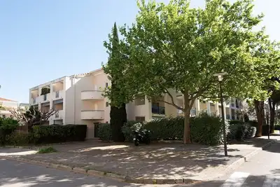 Image de location pour 4 personnes dans résidence avec piscine au Lavandou