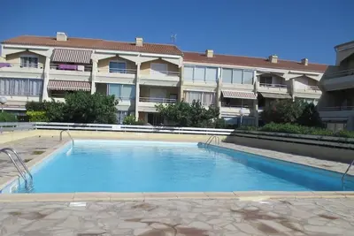 Image de Appartement climatisé résidence fermée piscine parking proche toute commodités