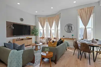 Image de Cozy 3br Transit-friendly Home Path&Bus Retro game
