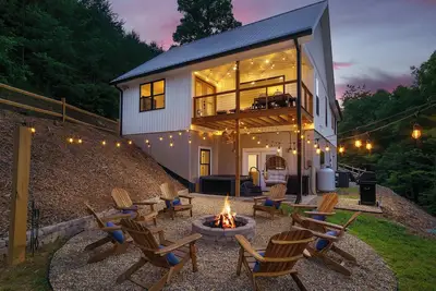 Image de Mountain Retreat~Game Rm~Hot Tub~FirePit~Mtn Views
